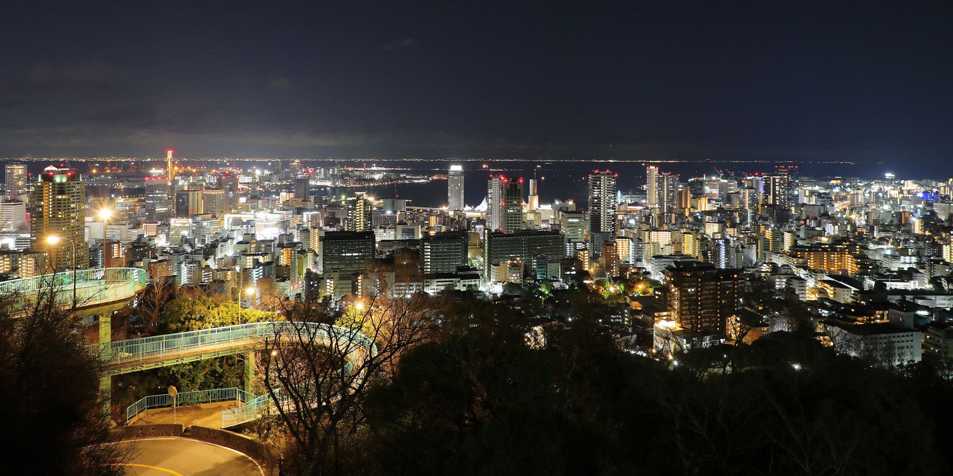 神户港和美利坚公园就在那里。