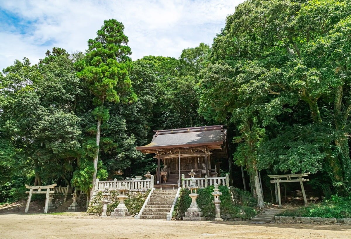 Higashi Shimo Shichisha Shrine