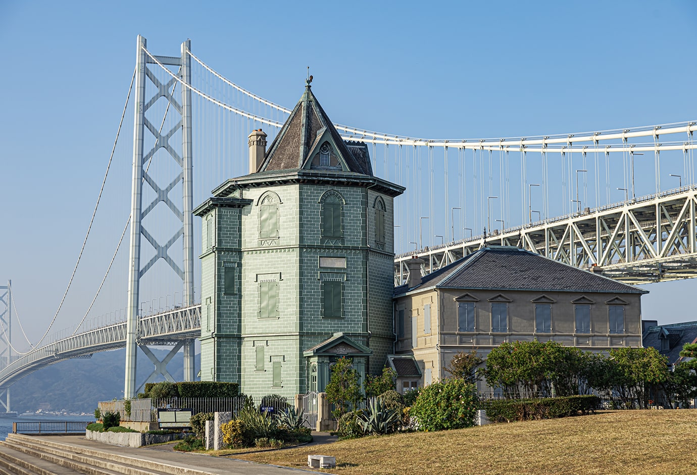 舞子公園<br><small>（移情閣）</small>